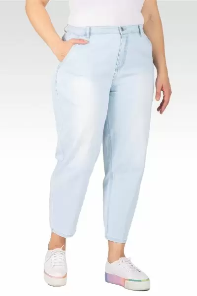 Harlow Plus Size High Rise Easy Fit Cropped Jeans